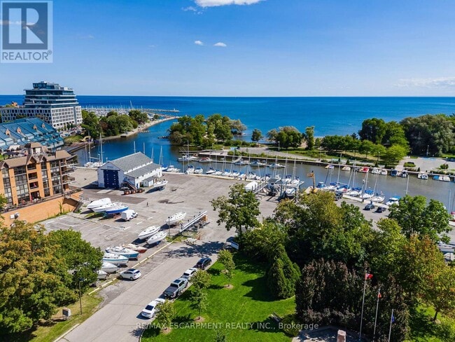 Building Photo - 2511-2511 Lakeshore Rd W