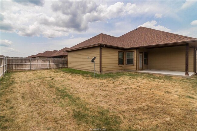 Foto del edificio - College Station - 4 Bedroom 4.5 bathroom u...