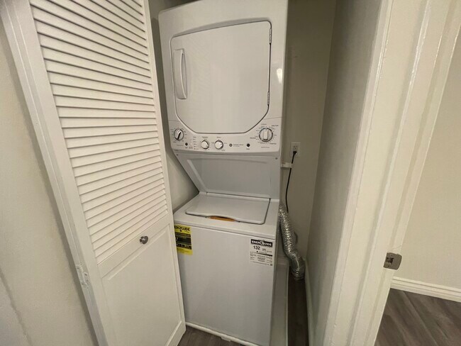 Foto del edificio - 3757 S Bentley Ave