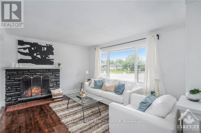 Building Photo - 1225 Woodroffe Ave