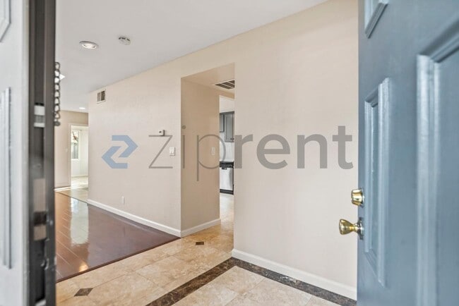 Foto del edificio - 5968 Show Terrace