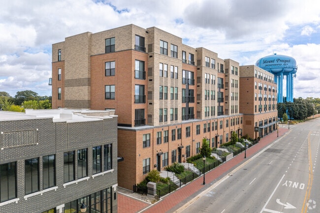Building Photo - HQ Residences