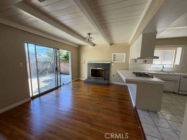 Foto del edificio - 5032 Fiesta Ave