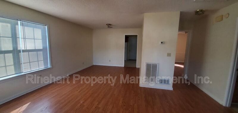 Foto del edificio - 1063 Cherry Meadow Ln