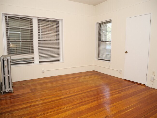 Foto del edificio - 1382 Beacon St