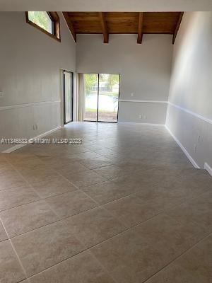Foto del edificio - 9310 SW 1st St