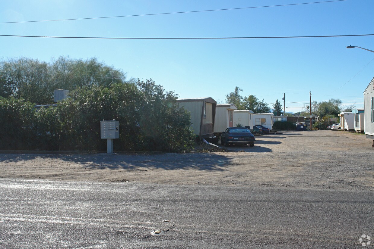 Building Photo - 3250 E Drexel Rd