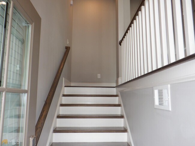 Building Photo - 2145 Shale Ln NW