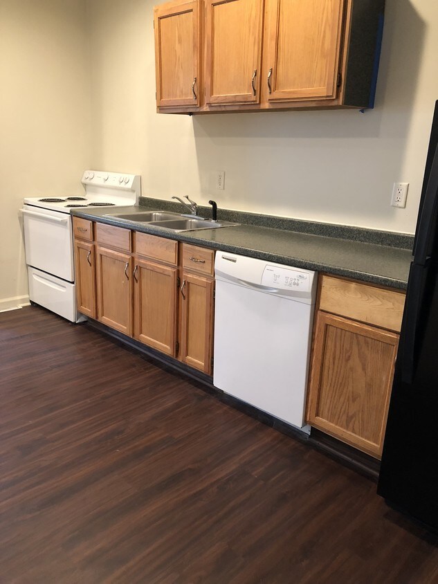 Foto principal - 351 W 8th St
