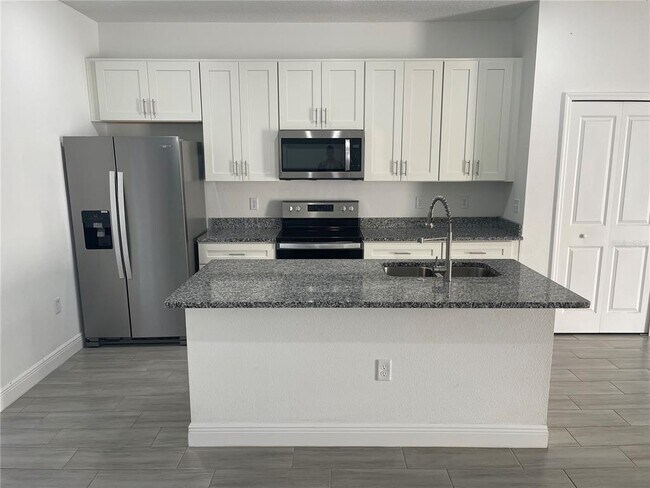 Foto del edificio - 104 W Greenbriar Pl