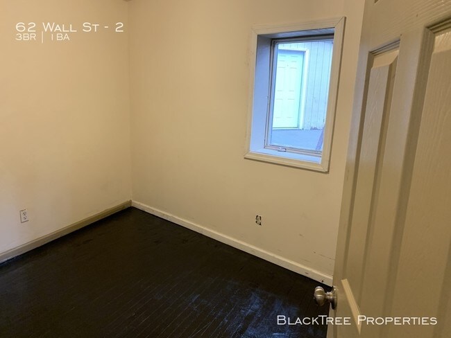 Building Photo - 62 Wall St
