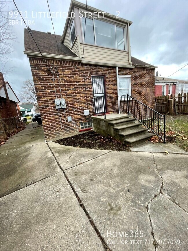 Foto del edificio - GREAT LARGE 2 bed 1 bath  DUPLEX