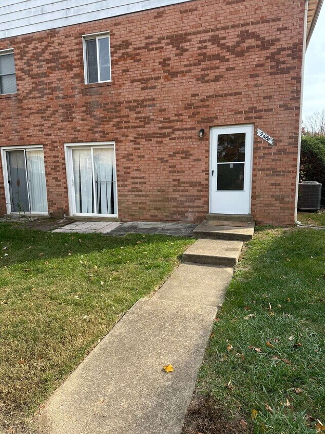 Foto principal - Inviting Condo in Lorton with Comfortable Living and Great Location