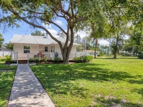 Building Photo - 2082 Webber St