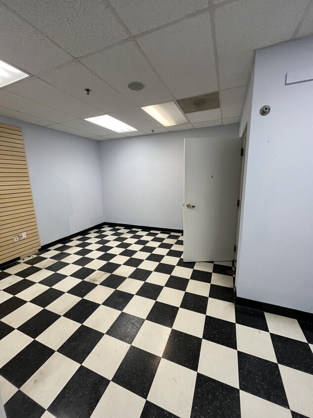 Foto del edificio - 709 E Market St
