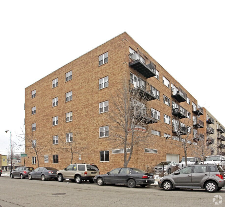 Building Photo - 2525 W Bryn Mawr Ave