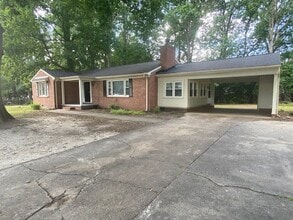 Building Photo - 125 Sherwood Rd