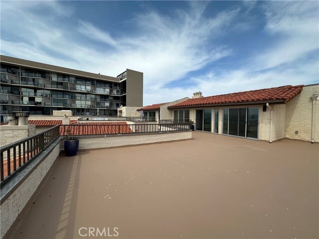 Building Photo - 555 Esplanade