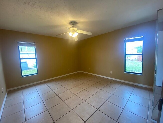 Building Photo - 2225 SE Melaleuca Blvd