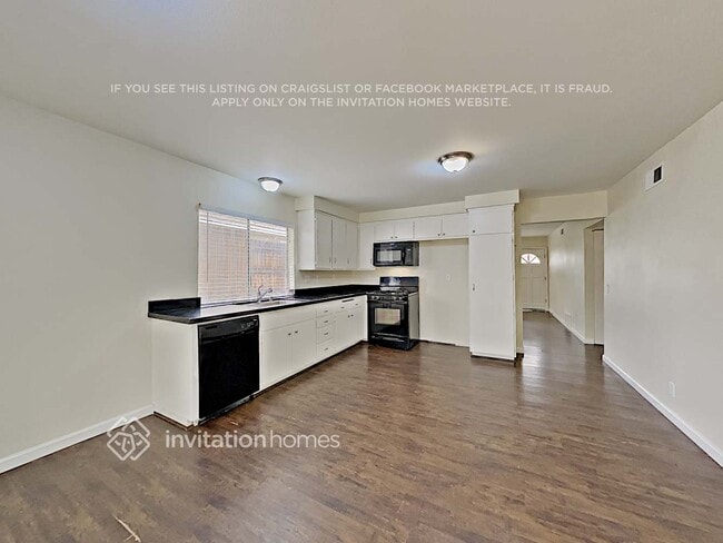 Building Photo - 13481 Laurelhurst Rd