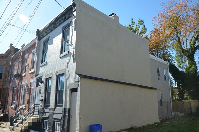 Foto del edificio - 1624 N 27th St