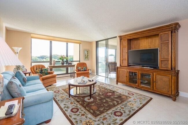 Foto del edificio - 5188 Woodland Lakes Dr