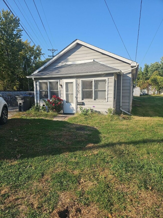 Building Photo - 515 2nd Ave W