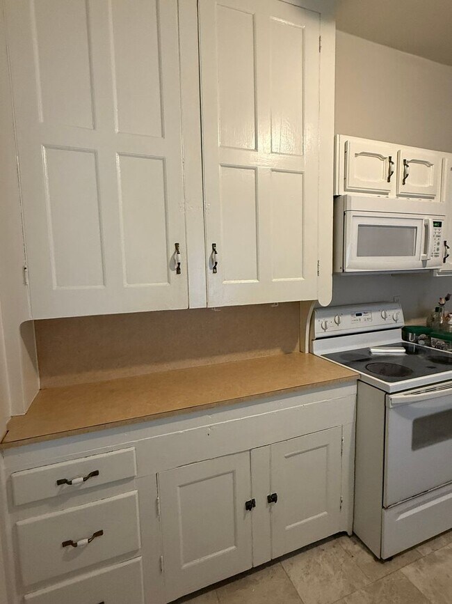 Foto del edificio - 204 E High St