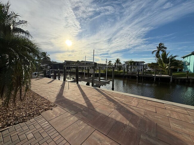 Foto del edificio - FT Myers Beach Amazing pool home