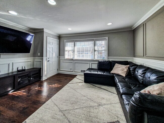 Building Photo - 229 Philip Ave