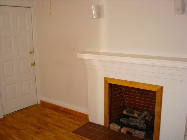 Building Photo - Days Park Commons