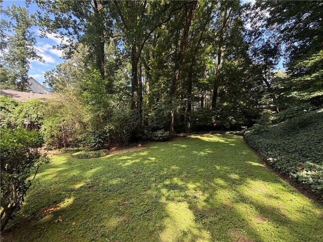 Building Photo - 6651 Castleton Dr NW