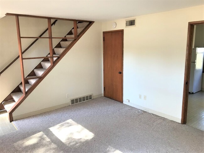 Building Photo - 1149 Highland Ave