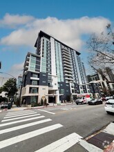 Building Photo - 425 W Beech St