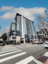 Building Photo - 425 W Beech St