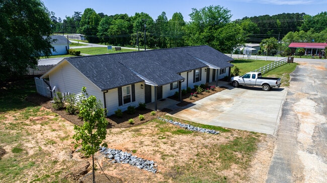 Building Photo - 111 Sinclair Marina Rd