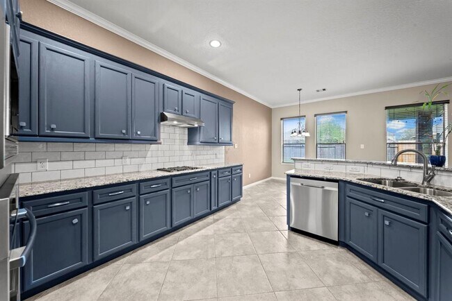 Building Photo - 293 W Bend Dr