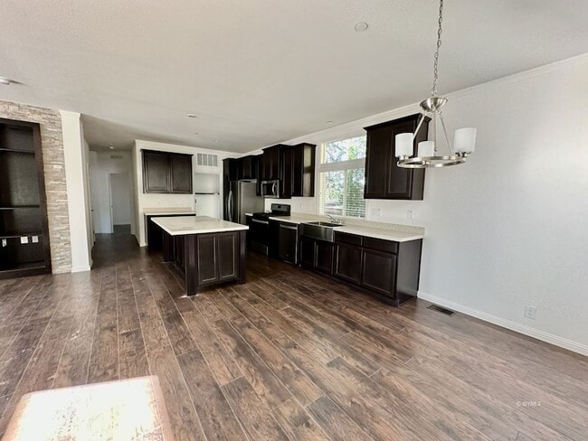 Building Photo - 54327 Pine Crest Ave