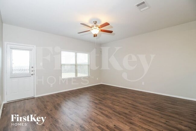 Building Photo - 309 Plum Dr