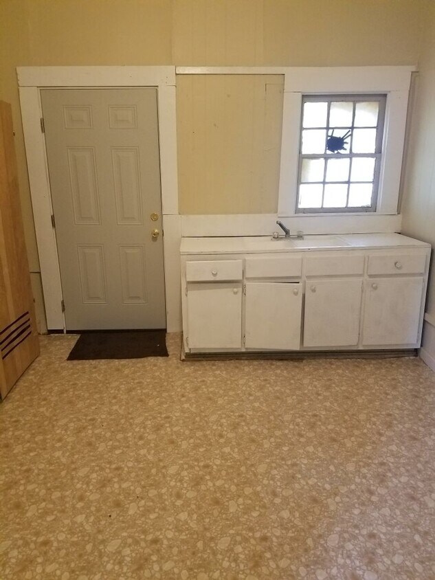 Foto principal - 3107 5th St
