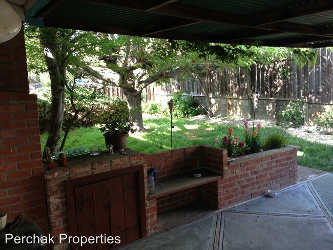 Building Photo - 2892 San Antonio Dr
