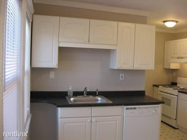 Building Photo - 1 br, 1 bath Apartment - 9 Town Hill St