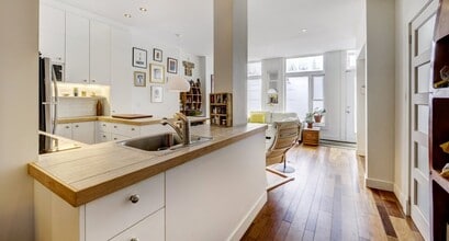 Building Photo - 409 Rue Dollard