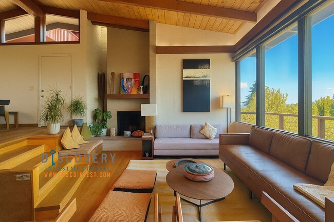 Building Photo - Elegant Piedmont Retreat with Expansive Ba...