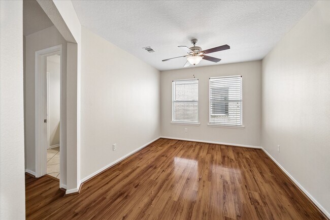 Foto del edificio - 5035 Redwing Brook Trail