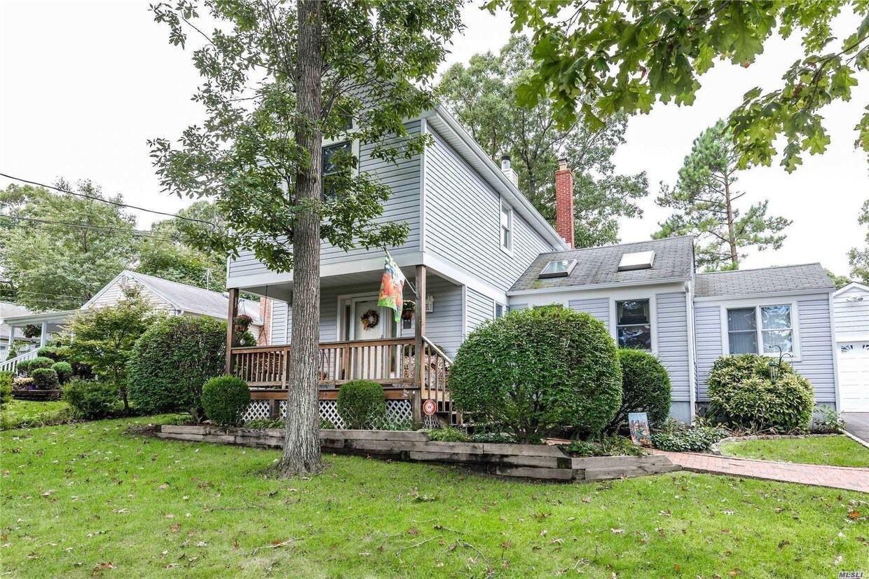 Primary Photo - 17 Elm Dr
