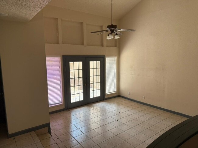 Building Photo - 8901 Newport Ln