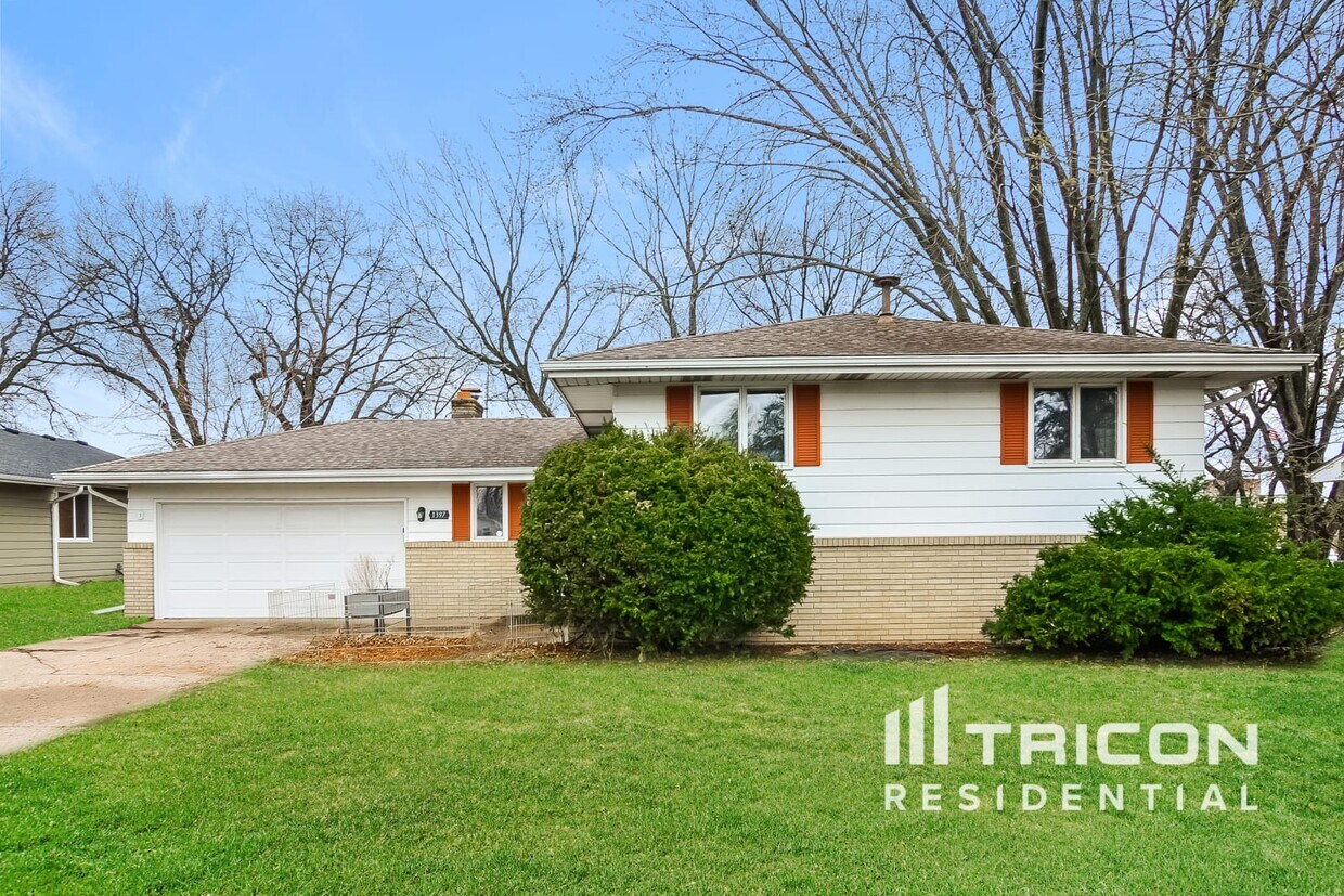 Foto principal - 1397 Pinewood Dr