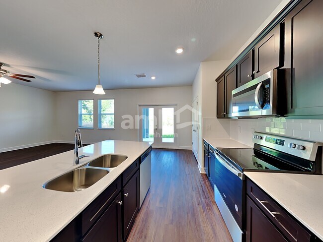 Foto del edificio - 2109 Saffron Walden Dr