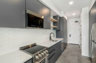 Building Photo - 3450 W 43rd St